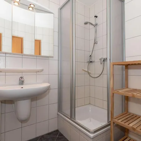 Apartament Yachthafenresidenz-wohnung-8210-876